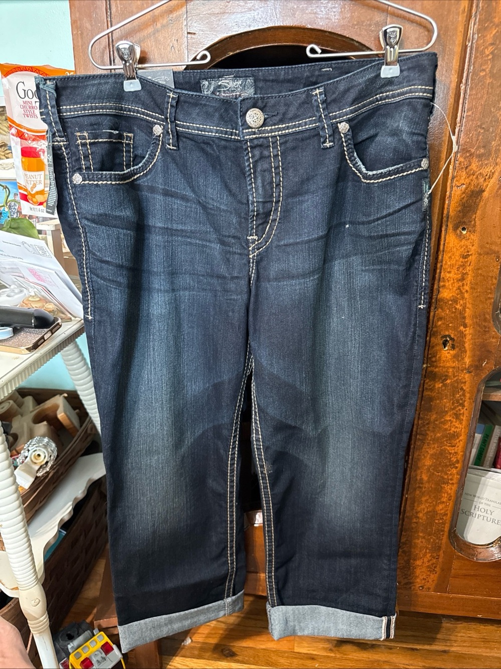 SILVER Jeans Suki Mid Capri 38W x 22L Dark Blue Stretch Mid Rise Jeans NWT Sz 16